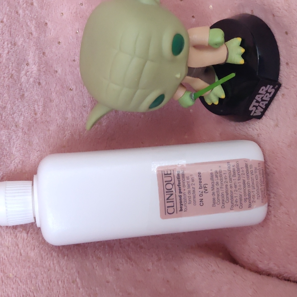 Clinique beyond perfecting foundation plus concealer cn o2 breeze
